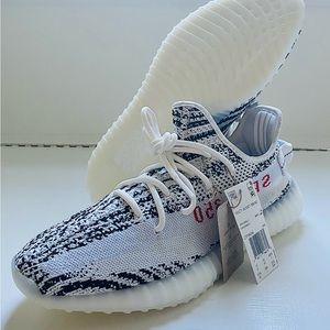 Yeezy Boost 350 V2 ‘Zebra’ DEADSTOCK (unworn). Size 10.5 From Adidas CONFIRMED.